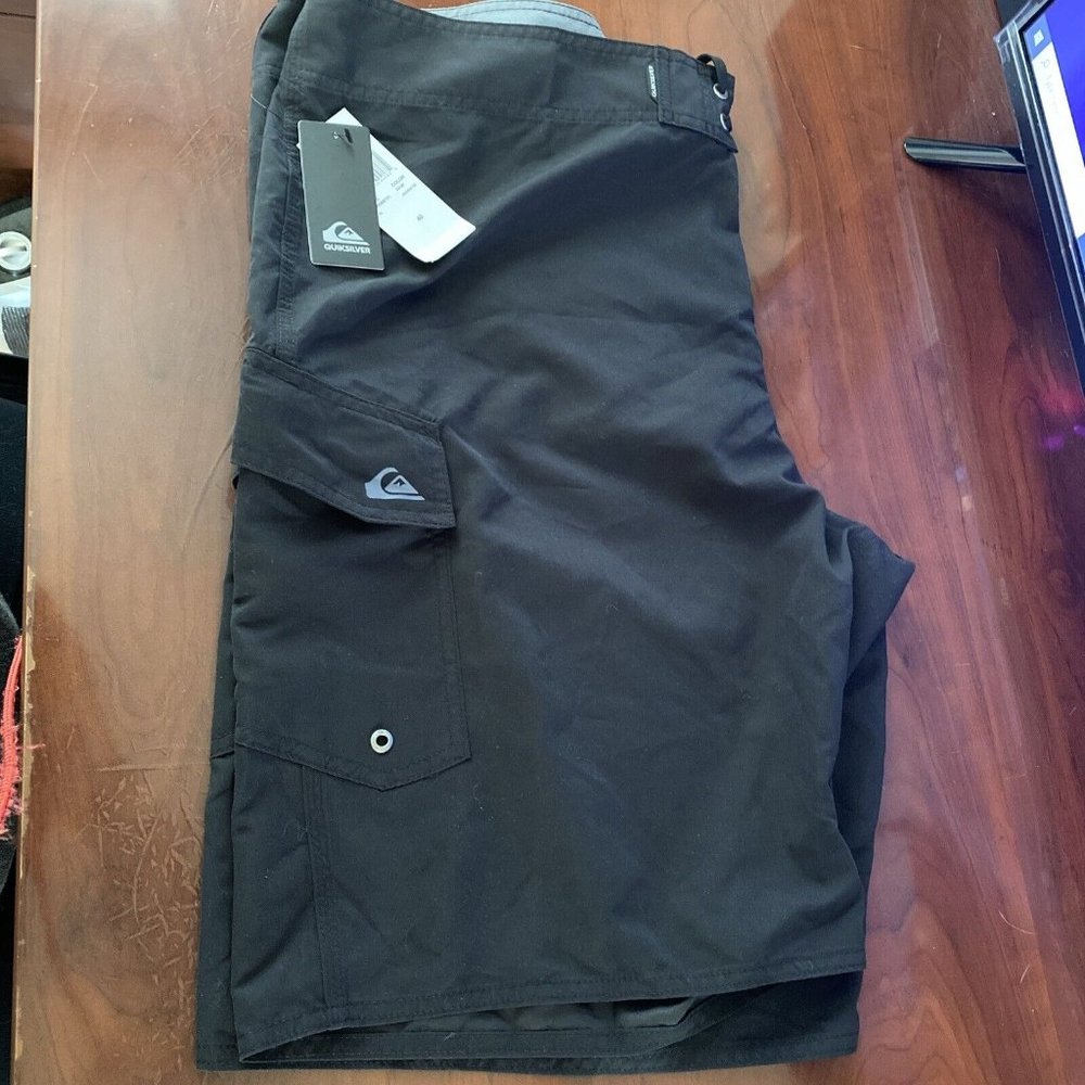 Quiksilver Men's Standard Manic 22 Inch Length Black Size 40